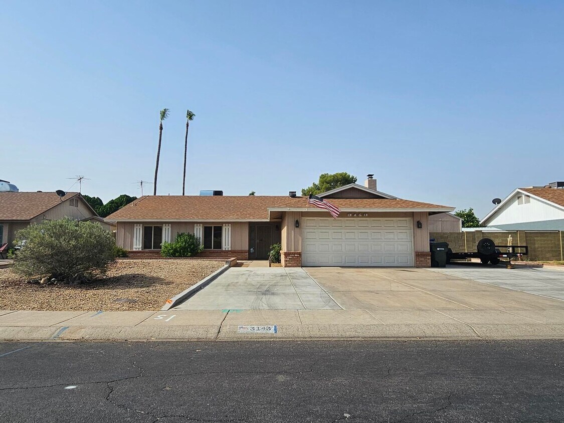 Foto principal - 3 Bedroom 2 Bath Furnished Home