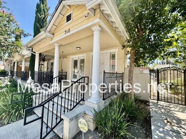 Building Photo - 740 S Azusa Ave