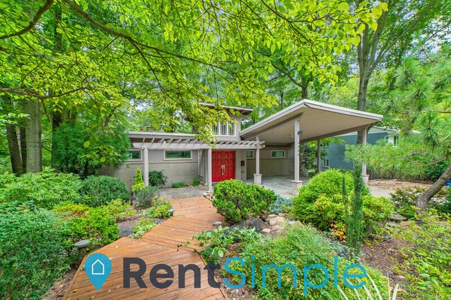 Photo - 6502 Lakeview Dr House