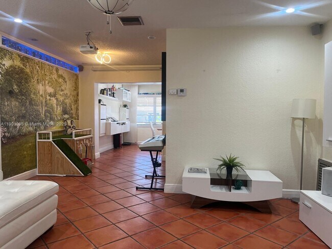 Foto del edificio - 4913 NW 47th Ave