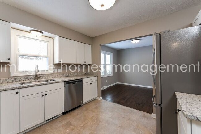 Foto del edificio - 215 Houghton Rd