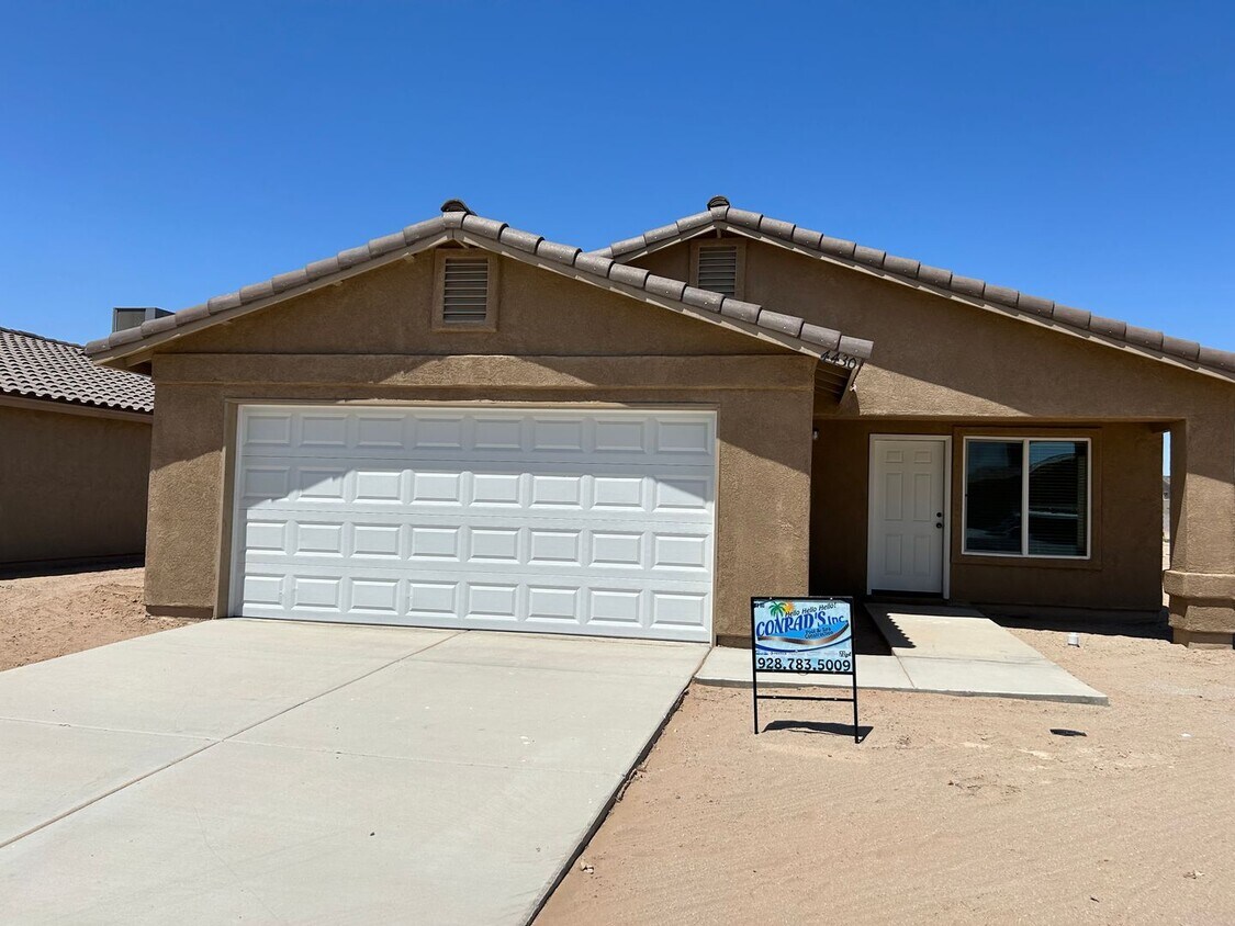 Primary Photo - DESERT SANDS POOL HOME