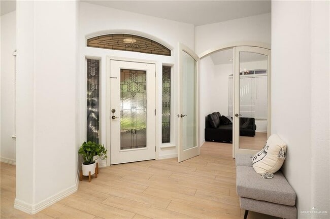 Foto del edificio - 30 Santa Olivia St