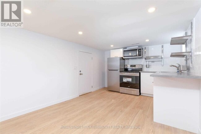 Building Photo - 1370 Woodbine Ave