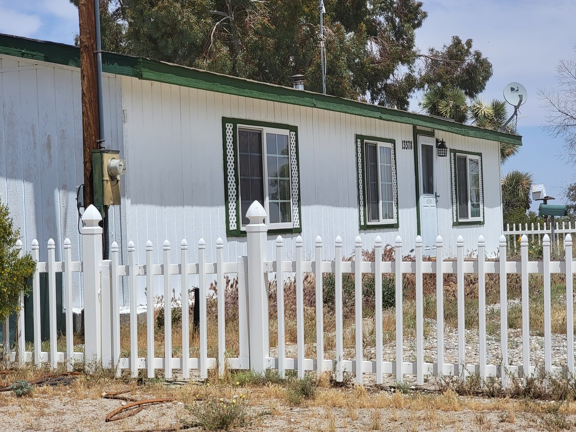 Primary Photo - 13378 Paramount Rd
