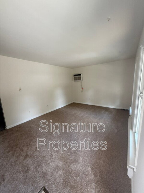 Foto del edificio - 5054 Glen Tara Dr