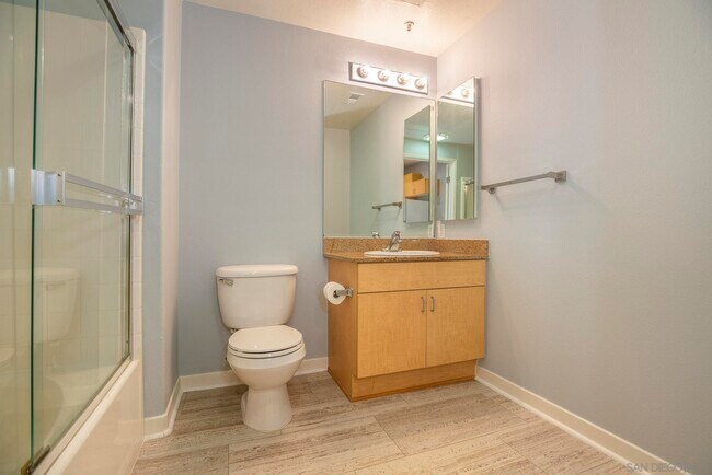 Building Photo - 1501 Front St