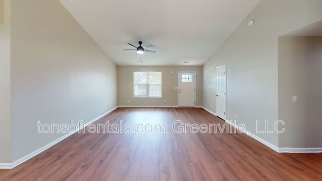 Foto del edificio - 535 Pleasant Breezes Way