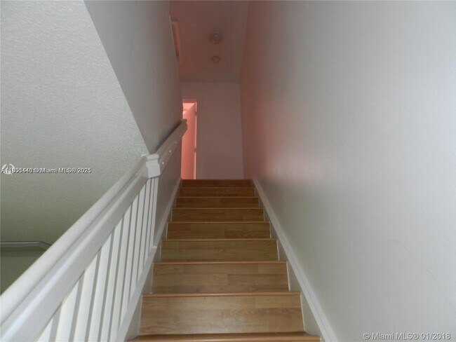 Foto del edificio - 2167 Madeira Dr