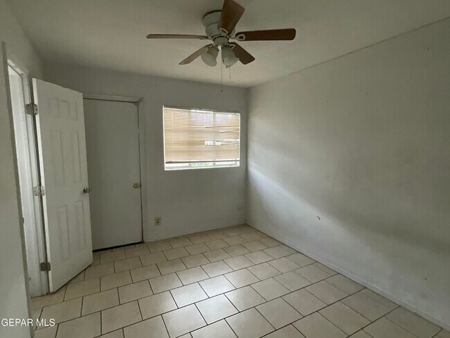 Foto del edificio - 3812 Hayes Ave
