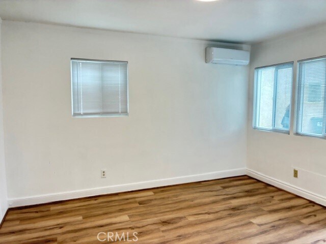 Foto del edificio - 3912 Maple Ave