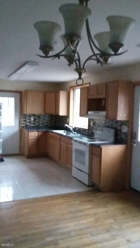 Foto del edificio - 3 br, 2.5 bath House - 129 Spring Glen Rd