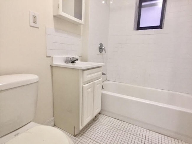 Foto del edificio - 3456 Broadway