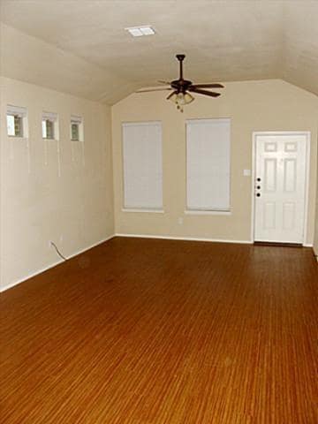Building Photo - 342 Schirra Ct