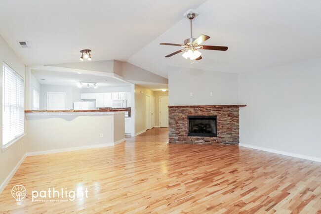 Foto del edificio - 110 Creeks End Circle, Mills River, NC, 28759