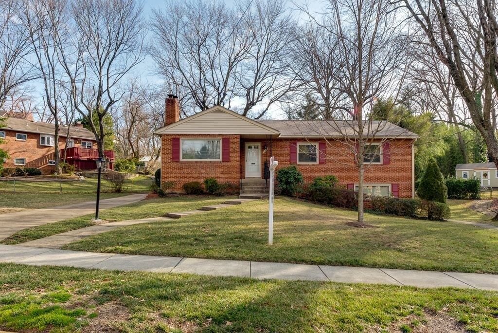 Building Photo - 3149 Patrick Henry Dr