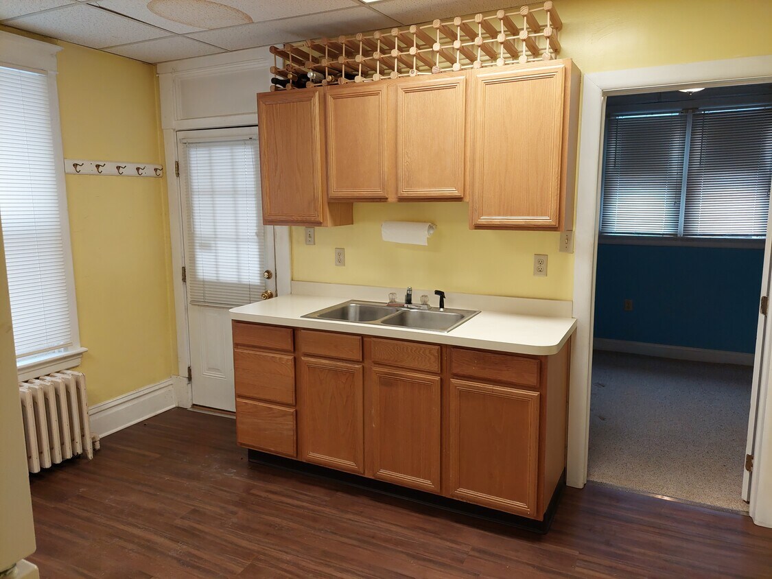 Building Photo - 308 Hummel Ave