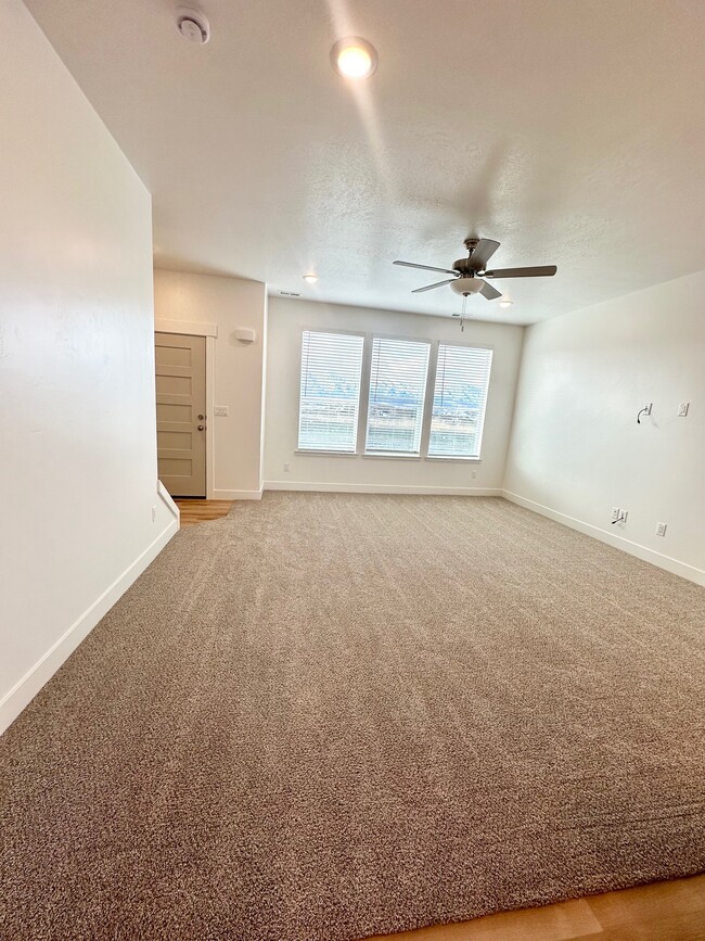 Foto del edificio - Nibley Townhomes