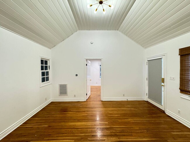 Building Photo - 9014 Rangely Ave
