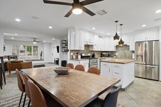 Building Photo - 8336 E Sells Dr