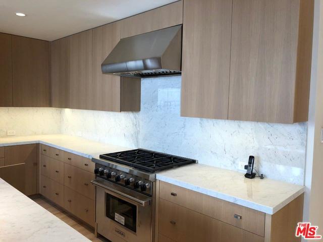 Foto del edificio - 1249 Coldwater Canyon Dr