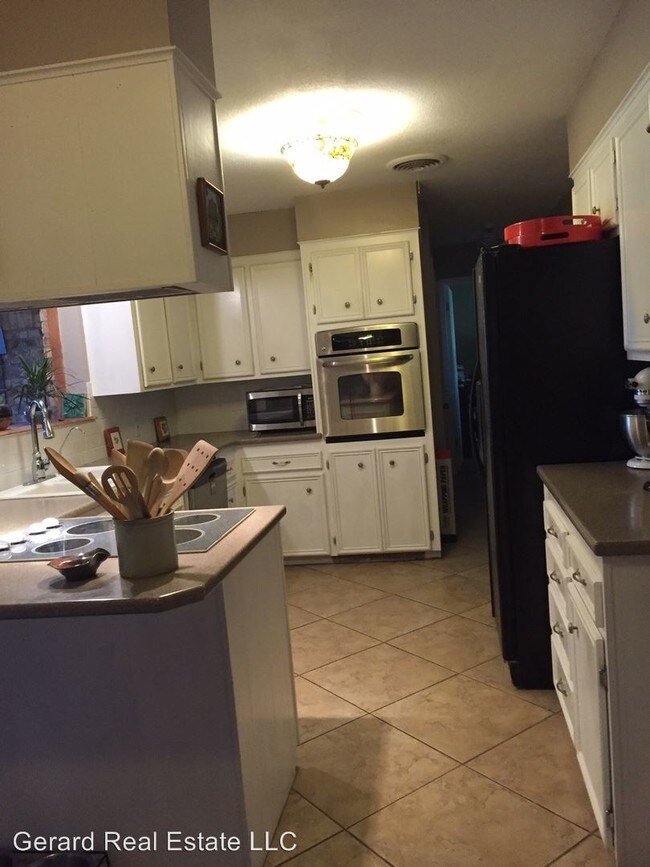 Foto del edificio - 4 br, 2.5 bath House - 2402 HELENA CIRCLE