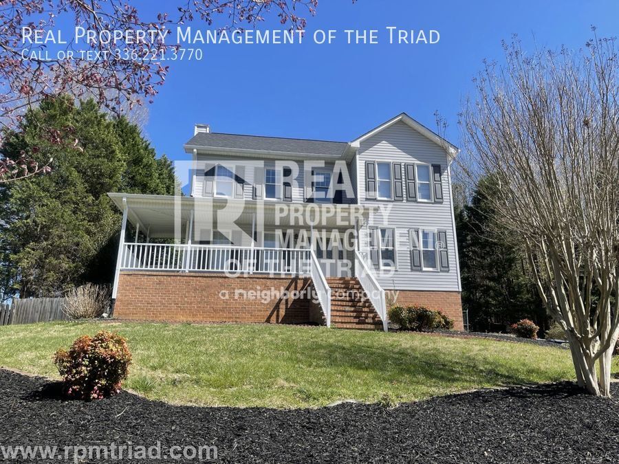 Foto principal - Beautiful 3BR/2.5BA Home off Ebert Rd!