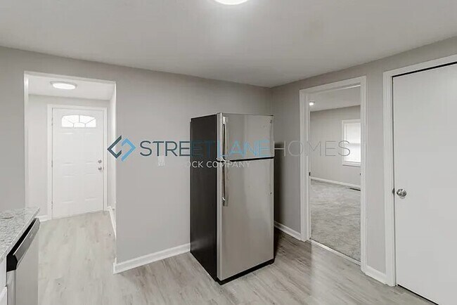 Building Photo - 800 Chester Ave