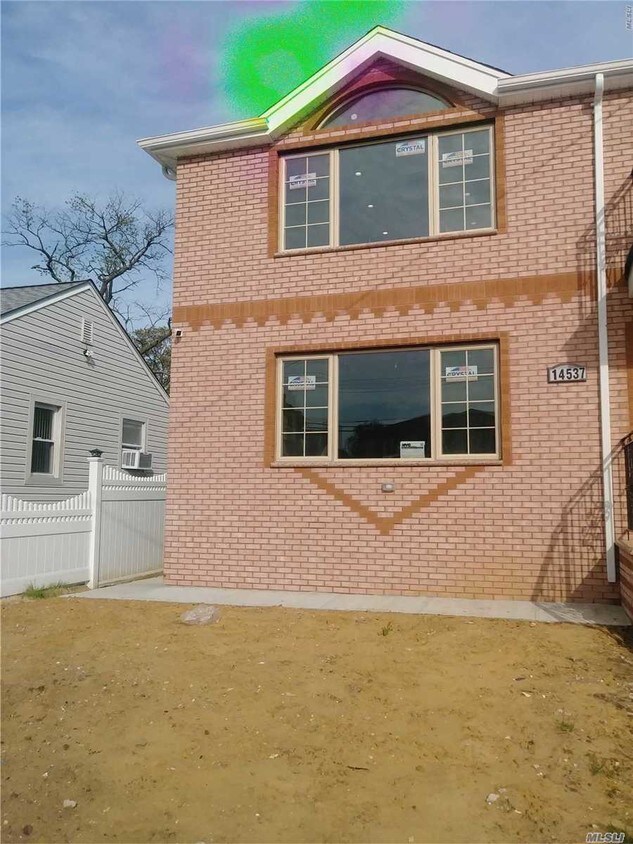 Foto principal - 145-37 230th Pl