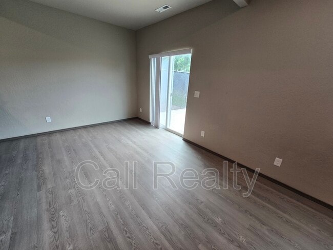 Foto del edificio - 9616 E Nixon Ln