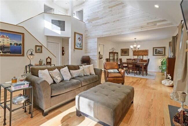 Foto del edificio - 11 Woodhollow Rd