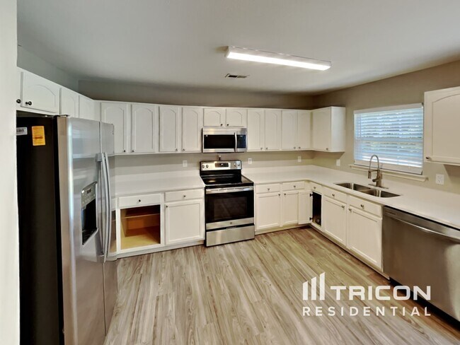 Building Photo - 3918 Edgewood Terrace Drive Greensboro NC