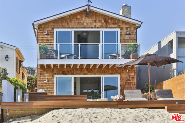 Foto del edificio - 23812 Malibu Rd