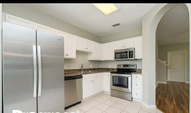 Building Photo - 10621 Navigation Dr