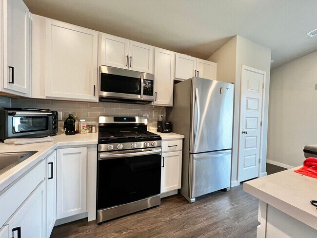 Foto del edificio - Stunning 3 Bed 2 Bath Ranch Home!