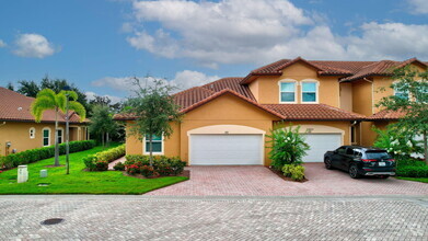 Building Photo - 2850 65th Dr