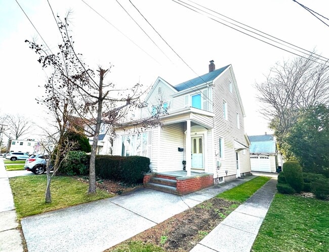 Building Photo - 23 Juniper Ave