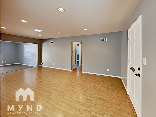 Foto del edificio - 5572 Waring Rd