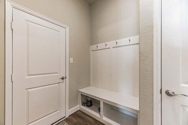 Building Photo - 338 Mistletoe Ridge Ct