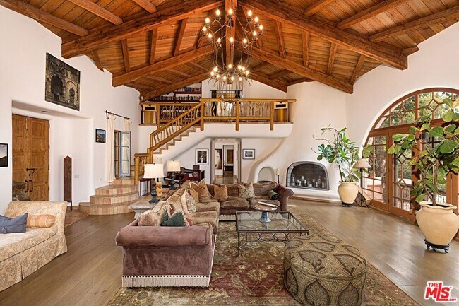 Foto del edificio - 7332 BIRDVIEW Ave