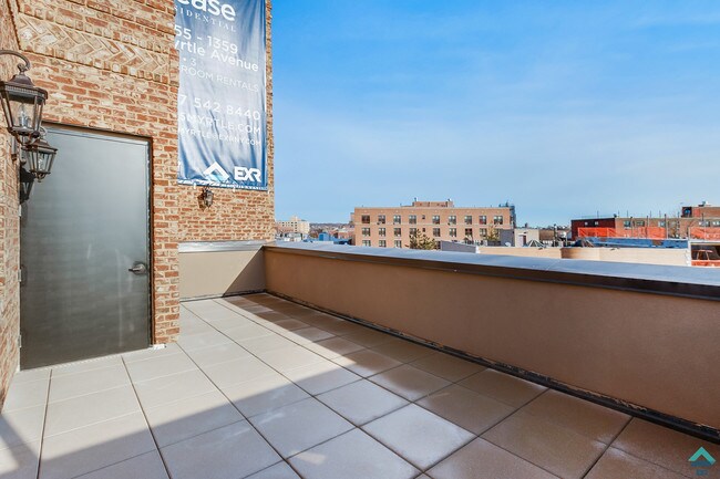 Building Photo - 1359 Myrtle Ave
