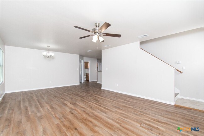 Foto del edificio - 2361 S Wall St