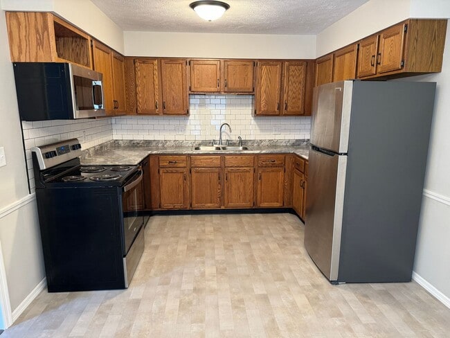 Foto del edificio - Just remodeled Upper 2 Bed, 2 Bath Condo