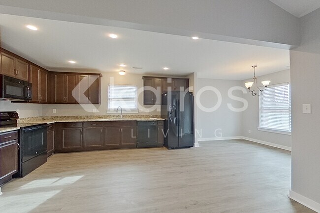 Foto del edificio - 488 Ford Chapel Rd