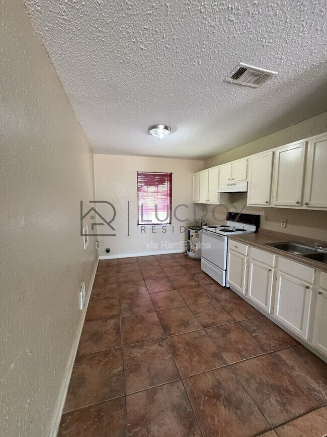 Foto del edificio - 4345 W Capitol St