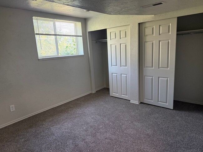 Building Photo - Beautifully remodeled home with 1 car garage and central air