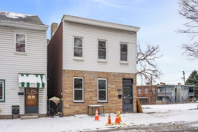 Foto del edificio - 3 bedroom 2 bath - newly updated, central air, GREAT LOCATION