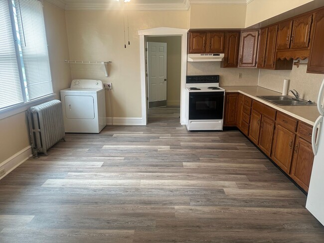 Foto del edificio - 226 E High St