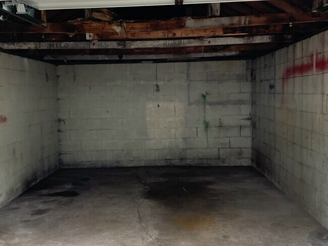 Building Photo - 8220 Georgianna Dr