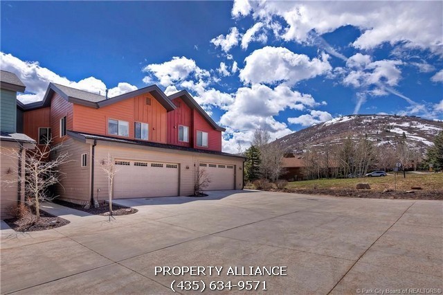 Primary Photo - 8077 Courtyard Loop
